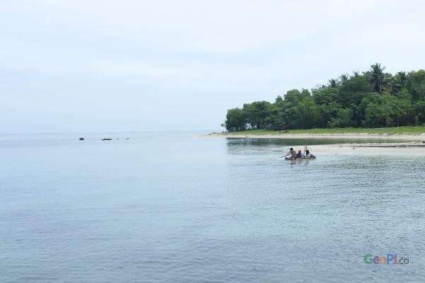 Liburan ke Pulau Sanrobengi, Pasir Putihnya Manjakan Mata Liburan ke Pulau Sanrobengi, Pasir Putihnya Manjakan Mata