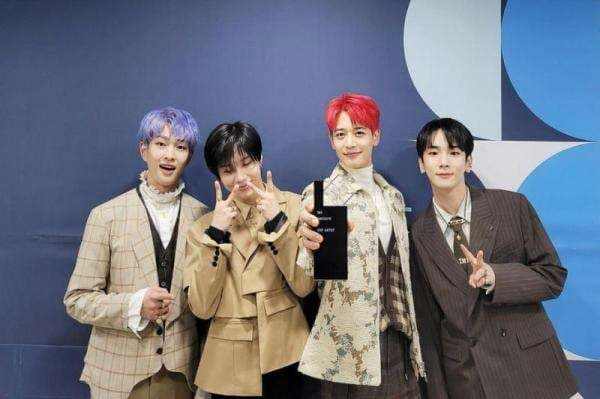 Biodata Member SHINee, Jonghyun Meninggal Dunia usai Bunuh Diri Biodata Member SHINee, Jonghyun Meninggal Dunia usai Bunuh Diri