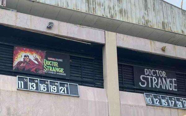 Unik! Poster Film Doctor Strange Dilukis Tangan di Bioskop Purwokerto Unik! Poster Film Doctor Strange Dilukis Tangan di Bioskop Purwokerto