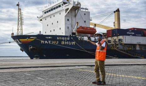 TNI AL Tangkap Kapal Pengangkut Minyak Goreng di Perairan Belawan