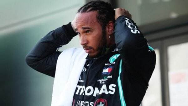 Gaya Rebel Lewis Hamilton, Tantang Aturan FIA dengan Cara Kocak