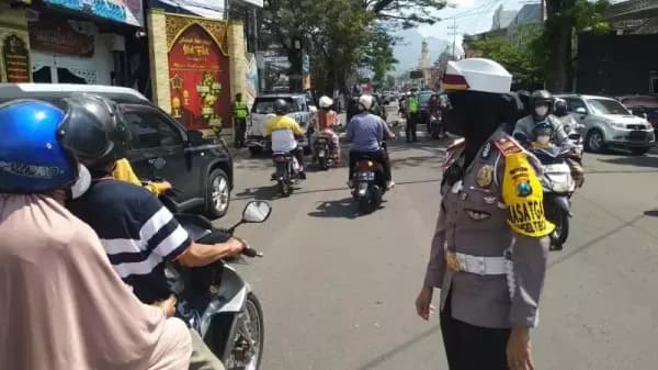 Polisi Sarankan Pemudik Arah Bandung Melalui Jalan Non-tol, Perhatikan Rekayasa Lalin