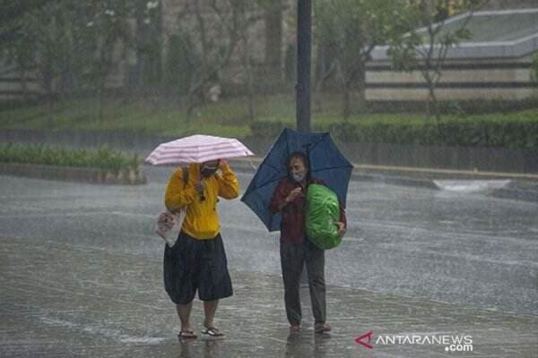Waspada Potensi Hujan Lebat Disertai Angin di Yogyakarta Sore Ini