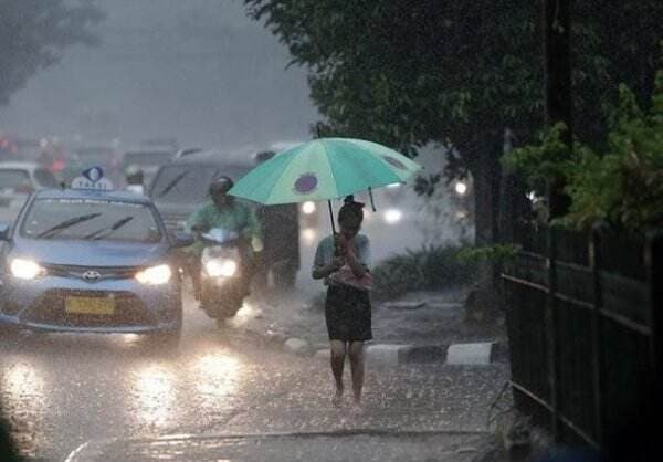 Waspada, Hari Ini Sebagian Wilayah DKI Diprediksi Berpotensi Hujan Disertai Petir