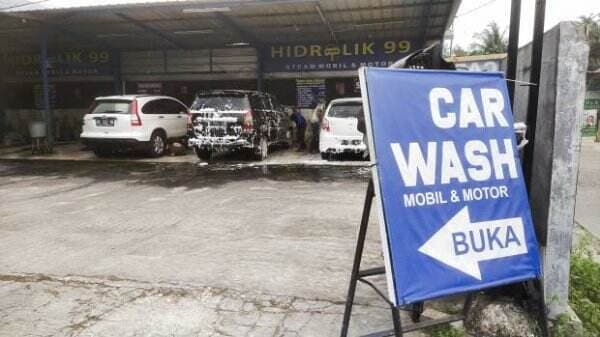 Arus Balik, Jasa Steam dan Cuci Mobil Kebanjiran Order