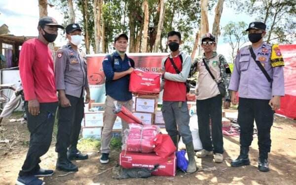 Dinsos Kapuas Salurkan Bantuan untuk Korban Terdampak Puting Beliung Handil Cempaka