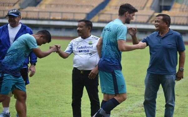 Umuh Muchtar Pastikan Persib Bandung Pemenang Lelang Stadion GBLA