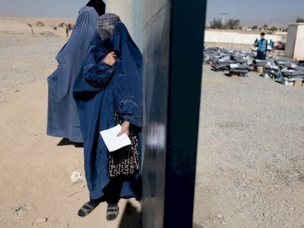 Dekrit Burqa Jadi Simbol Pakaian Wanita Afghanistan, Rezim Taliban: Jangan Ganggu Kami