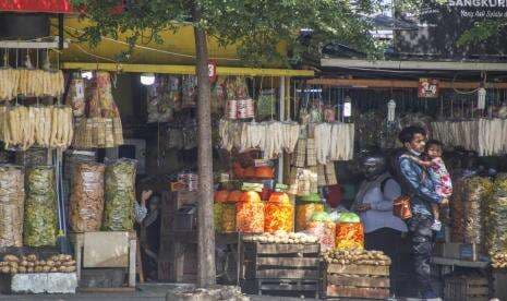 In Picture: Libur Panjang Lebaran Jadi Berkah bagi Pedagang Oleh-oleh di Bogor