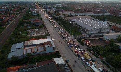 Polisi Normalkan Jalur Tol Semarang-Jakarta Pukul 02.30 Dini Hari Ini WIB