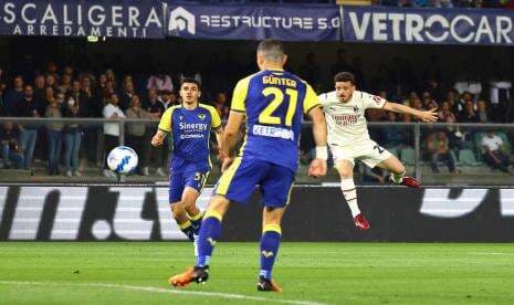 Livescore; Kalahkan Verona, AC Milan Kembali ke Puncak Klasemen Serie A