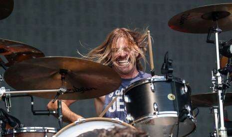 Kenang Taylor Hawkins, Pearl Jam Cover Lagu Foo Fighters di Konsernya