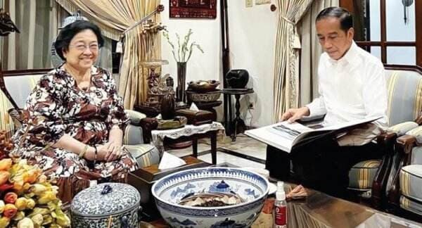 Pamer Foto Jokowi Silaturahmi Ke Mega Puan Panen Jempol Dan Cium