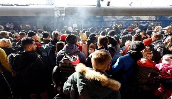 PBB: 12,8 Juta Orang Mengungsi Akibat Invasi Rusia ke Ukraina