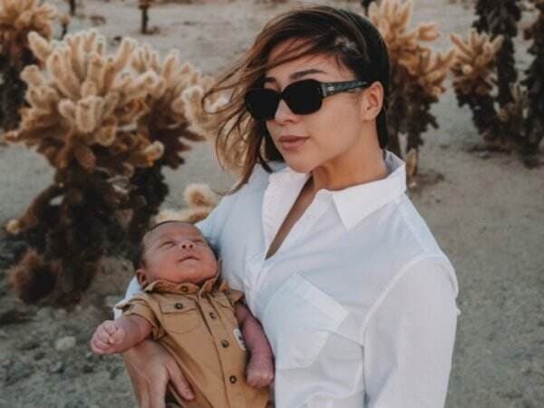 Curhatan Nikita Willy Sebulan Usai Melahirkan Baby Izz: Hal Tersulit yang Pernah Dilakukan