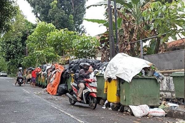 Warga Tutup TPST Piyungan, Yogyakarta Darurat Sampah