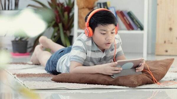 Apakah Anak Kecanduan Game Online? Ini Cara Mendeteksinya Menurut Psikolog