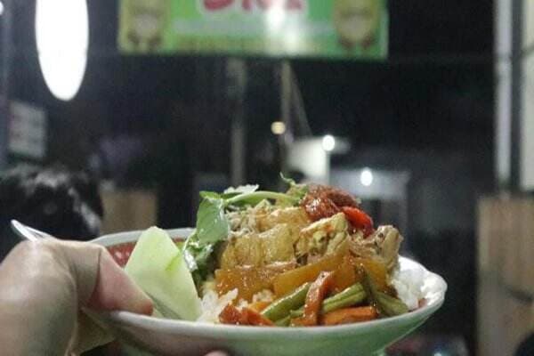 Warung Ayam Mbak Sri Ono, Lezatnya Bikin Ketagihan