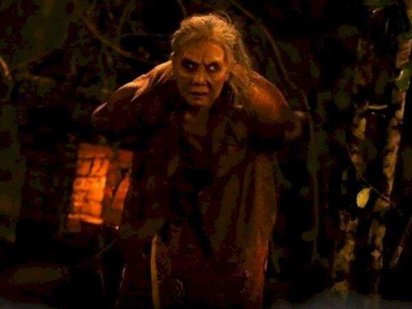 Mbah Dok: Sosok Nenek yang Ditakuti Hantu di KKN Desa Penari, Nggak Berani Gangguin Nur Mbah Dok: Sosok Nenek yang Ditakuti Hantu di KKN Desa Penari, Nggak Berani Gangguin Nur