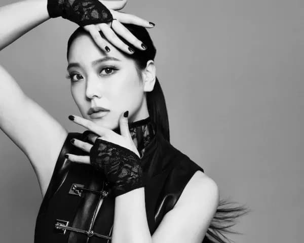 Shiroma Miru akan merilis single solo pertamanya di bulan Juli Shiroma Miru akan merilis single solo pertamanya di bulan Juli