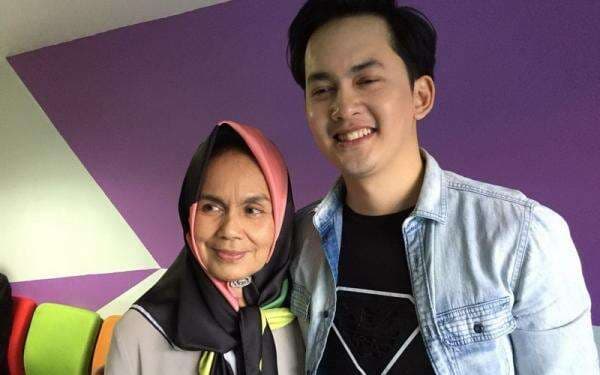 Kabar Duka, Ibunda Kiki Farrel Meninggal Dunia Kabar Duka, Ibunda Kiki Farrel Meninggal Dunia