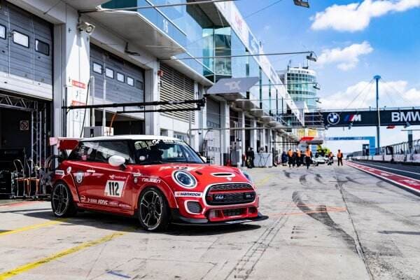 Mini John Cooper Works Yakin Siap Balap 24 Jam di Nurburgring