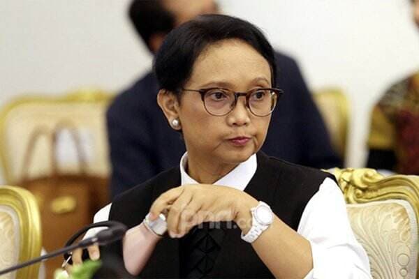 Menlu Retno Marsudi Harus Dipecat Jokowi, Kata Rocky Gerung