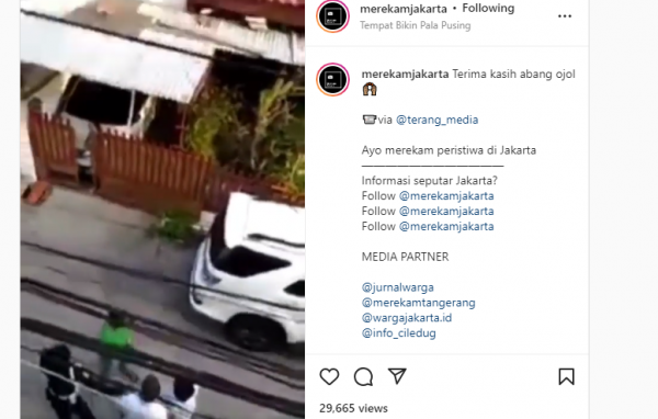 Viral Warga Adu Mulut Gara-Gara Parkir Mobil di Pinggir Jalan