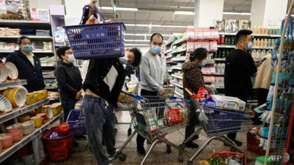 Rumor <i>Lockdown</i>, Warga Beijing `Banjiri` Supermarket Borong Makanan dan Penuhi Stok Kebutuhan