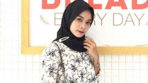 Illia Khairunnisa, Pengusaha Cantik di Balik Suksesnya Rosa Catering dengan Menu Khas Nasi Liwet Illia Khairunnisa, Pengusaha Cantik di Balik Suksesnya Rosa Catering dengan Menu Khas Nasi Liwet