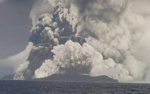 Letusan Gunung Api Tonga Paling Ganas dalam 140 Tahun, Sama Kuat dengan Gunung Krakatau