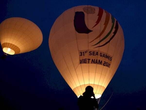 FOTO: Semarak Upacara Pembukaan Resmi SEA Games 2021 di Vietnam