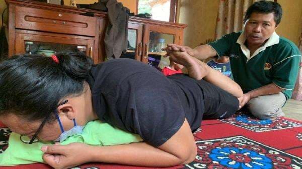 Kisah Ahli Pengobatan Tulang Citapen KBB yang Terkenal Sejak 1950, Berawal dari 2 Sahabat Kisah Ahli Pengobatan Tulang Citapen KBB yang Terkenal Sejak 1950, Berawal dari 2 Sahabat