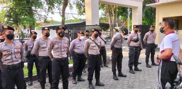 Polres Probolinggo Kota Terjunkan 26 Personil SST Bantu Pengamanan Aksi May Day di Surabaya