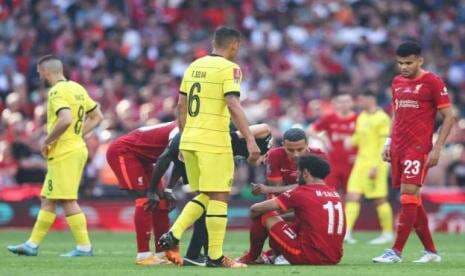 Hanya Bermain 33 Menit, Mohamed Salah Ditarik Keluar Akibat Cedera