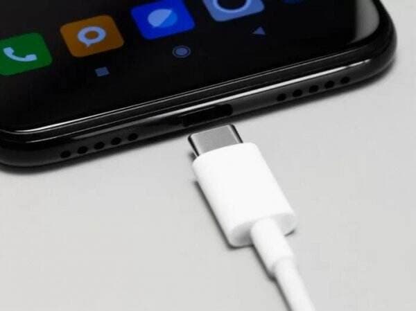 Apple Bakal Pakai USB Type C untuk iPhone