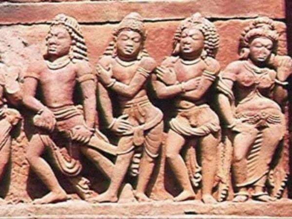 Asal-Usul Poliandri, Wanita Menikahi Banyak Pria yang Bakal Menimbulkan Permasalahan Asal-Usul Poliandri, Wanita Menikahi Banyak Pria yang Bakal Menimbulkan Permasalahan