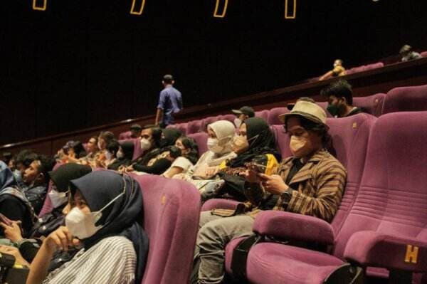 Bioskop Jadi Pilihan Hiburan Akhir Pekan, Intip Foto-fotonya