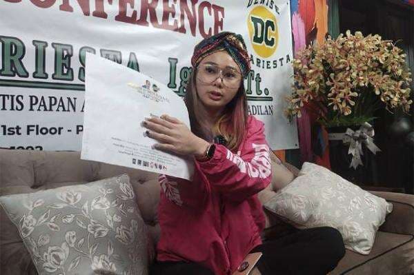 Denise Chariesta Bongkar Modus Penipuan Medina Zein yang Rugikan Fans Ria Ricis Denise Chariesta Bongkar Modus Penipuan Medina Zein yang Rugikan Fans Ria Ricis