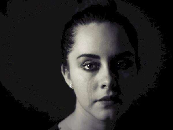 3 Penyebab Ketawa Sambil Nangis yang Harus Diwaspadai 3 Penyebab Ketawa Sambil Nangis yang Harus Diwaspadai