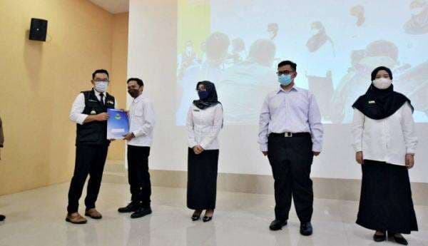 Ribuan Guru di Jabar Terima SK P3K Ribuan Guru di Jabar Terima SK P3K