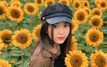 Kisah Sukses Anak Pemulung Jadi Seleb TikTok, Pernah Digaji Rp500 Ribu Kisah Sukses Anak Pemulung Jadi Seleb TikTok, Pernah Digaji Rp500 Ribu