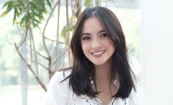 7 Kelebihan Cewek Bugis Cocok Dijadikan Jodoh, Sabar dan Pemberani 7 Kelebihan Cewek Bugis Cocok Dijadikan Jodoh, Sabar dan Pemberani