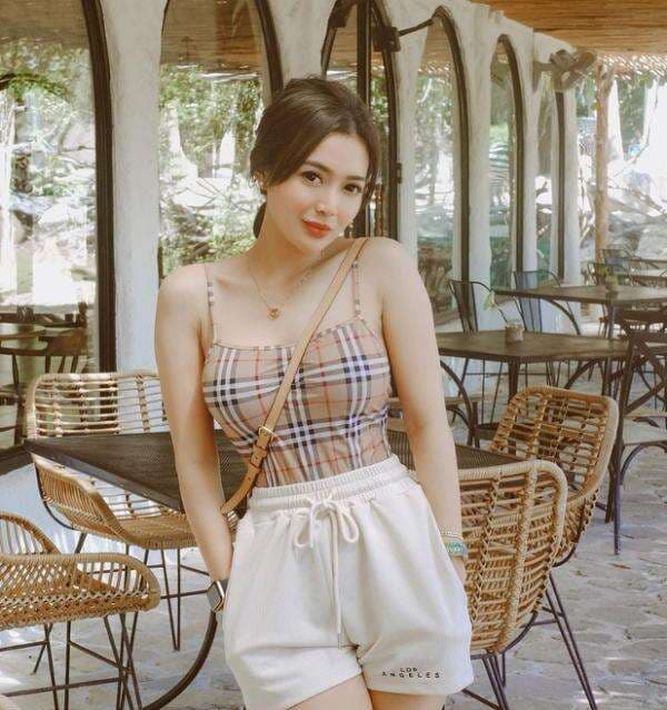 Pesona Wika Salim dalam Balutan Square Tank Top Cokelat, Netizen: Wah Pacarku! Pesona Wika Salim dalam Balutan Square Tank Top Cokelat, Netizen: Wah Pacarku!