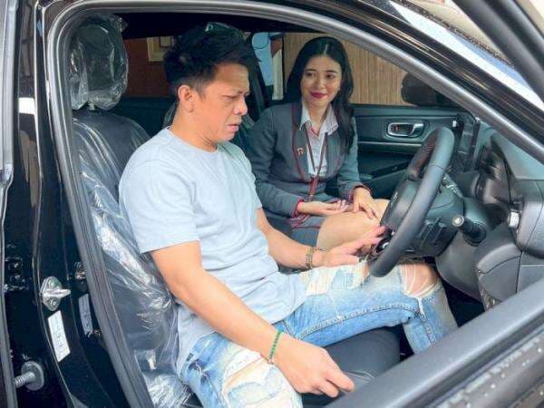 Momen Ariel Noah Kembali Datangi Dealer Honda, Kali Ini Beli Honda All New HRV 2022 Momen Ariel Noah Kembali Datangi Dealer Honda, Kali Ini Beli Honda All New HRV 2022