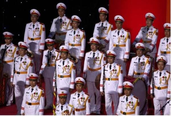 Parade Perwakilan Negara Ramaikan Upacara Penutupan SEA Games 2021, Indonesia Bawa Pulang 69 Emas