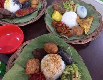 Menikmati Pawon Sego Jamblang Hj Asnani, Wisata Kuliner di Cirebon yang Jadi Favorit