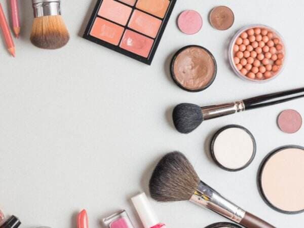 Tips Memilih Makeup yang Cocok untuk Warna Kulit ala Alma Tando
