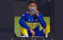 Marcos Rojo Asyik Merokok di Lapangan Marcos Rojo Asyik Merokok di Lapangan