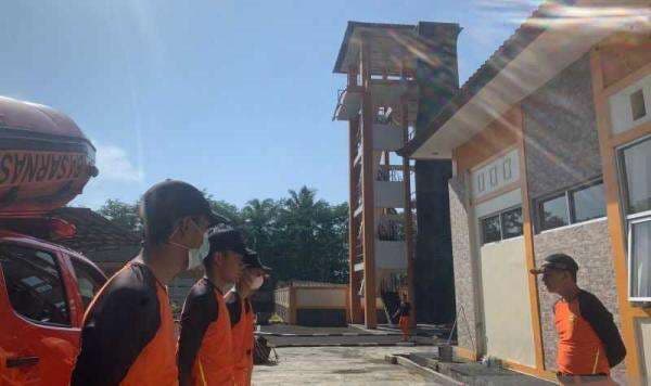 Tragis, Seorang Nelayan di Garut Meninggal dan Satu Hilang akibat Perahu Terbalik Tragis, Seorang Nelayan di Garut Meninggal dan Satu Hilang akibat Perahu Terbalik